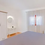 Διαμέρισμα Front In Kneze With Wifi Pupnat