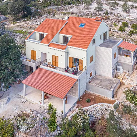 Διαμέρισμα Front In Kneze With Wifi Pupnat