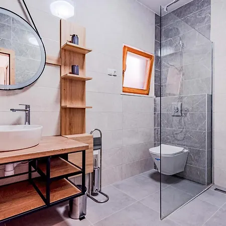 Amazing In Kneze With Wifi Apartament