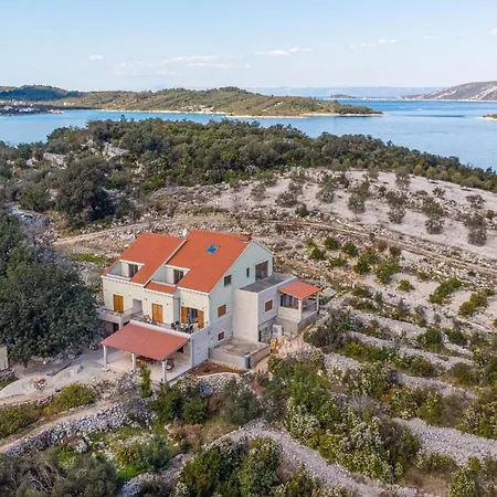 Apartament Amazing In Kneze With Wifi