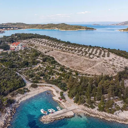 Amazing In Kneze With Wifi Apartament