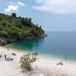 Apartamento Beach Front Apartment In Kneze With Wifi Pupnat