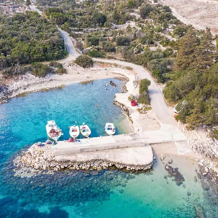 Beach Front Apartment In Kneze With Wifi