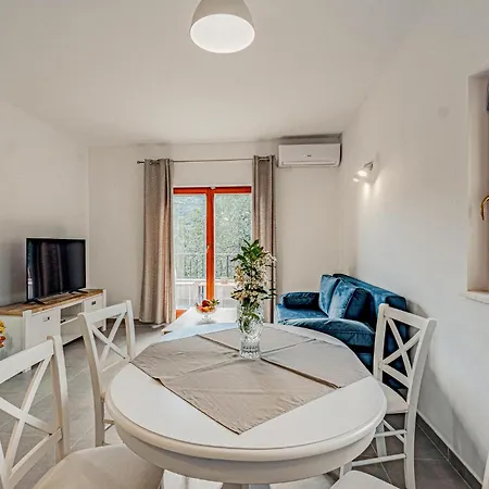 Cozy In Kneze With House Sea View *