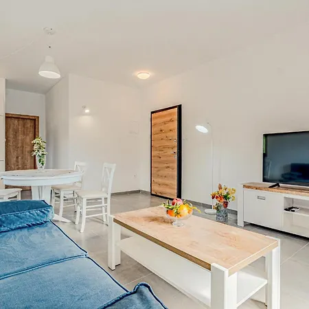 Apartman Front In Kneze With Wifi