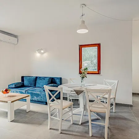 Amazing In Kneze With Wifi *