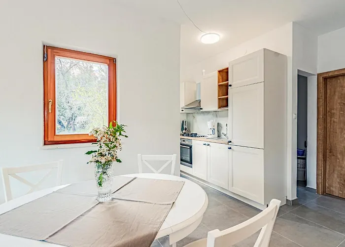 Amazing In Kneze With Wifi Apartment *