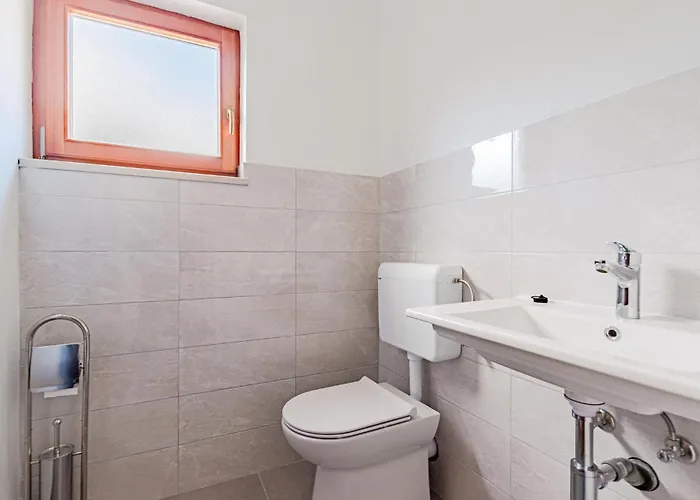 Amazing In Kneze With Wifi Apartment Pupnat