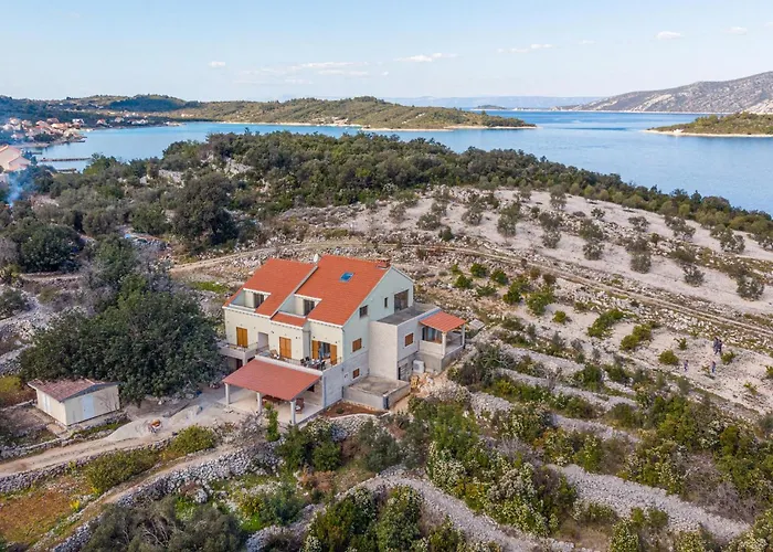 Apartment Amazing In Kneze With Wifi