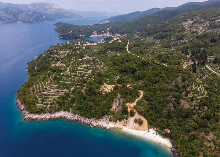 Amazing In Kneze With Wifi Apartment