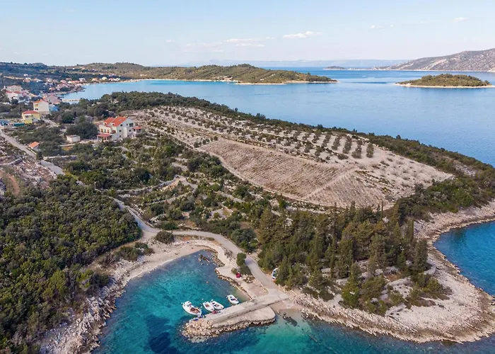 Amazing In Kneze With Wifi Apartment