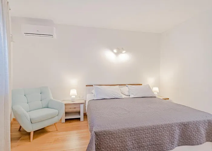 Amazing In Kneze With Wifi Apartment *